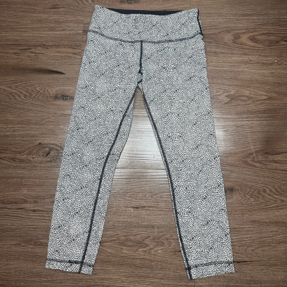 Lululemon High-Rise Printed Leggings | Gray Pattern |‎ Size 6